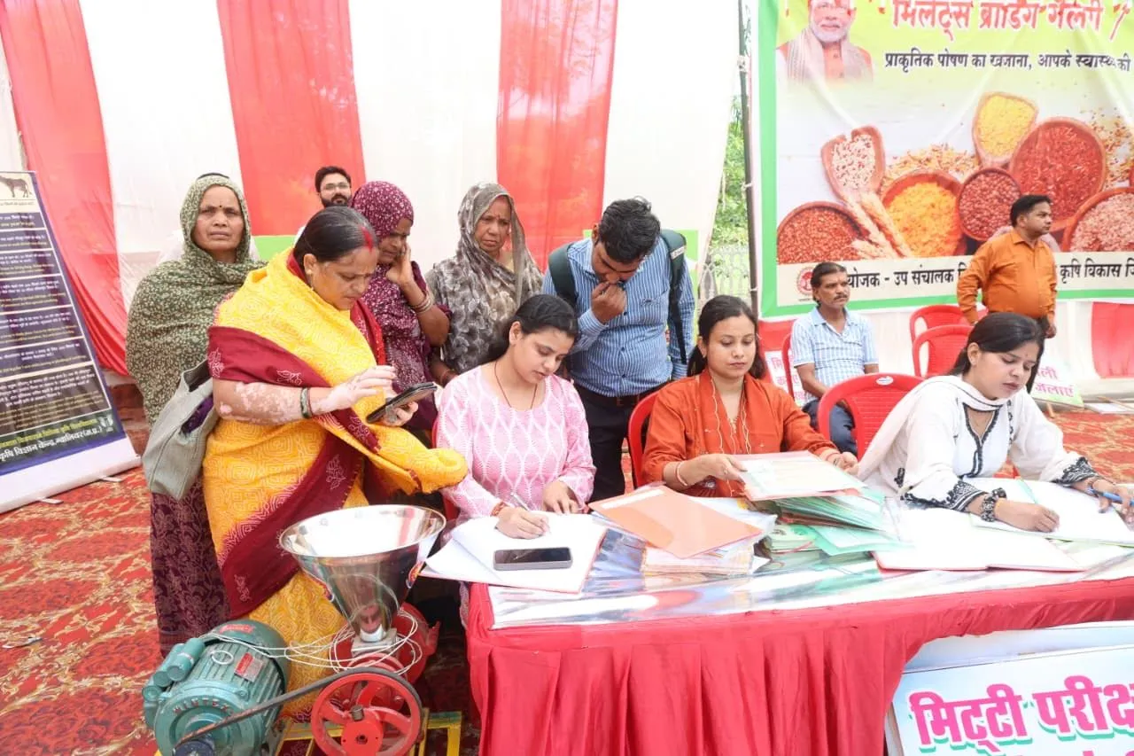 जैविक खेती अपनाने का संकल्प लें किसान, स्वास्थ्य और समृद्धि की मजबूत नींव - सांसद श्री कुशवाह जिला स्तरीय किसान कार्यशाला में जैविक खेती के लाभों पर हुआ मंथन जैविक किसानों का सम्मान भी किया गया