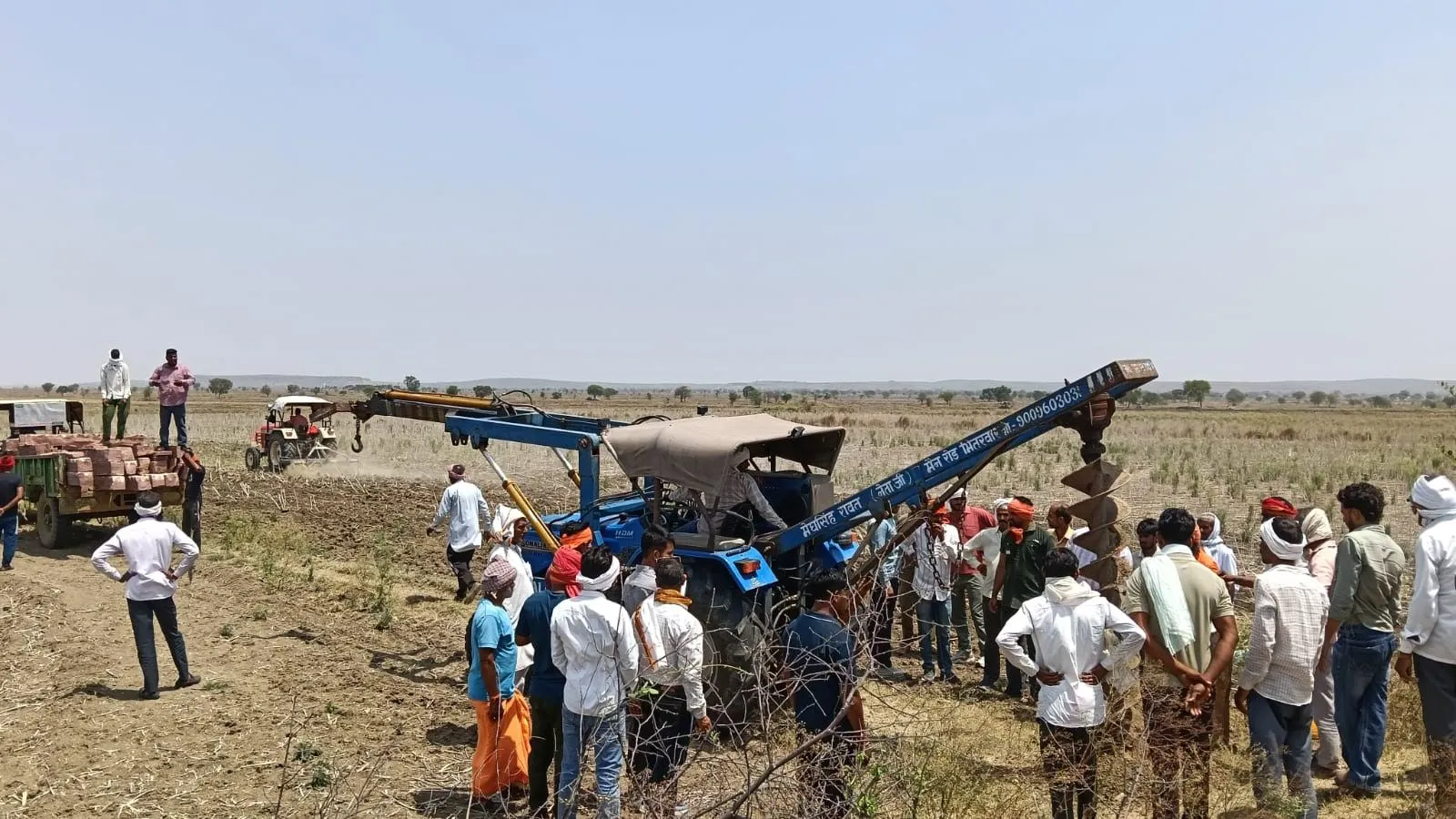 जिला प्रशासन की बड़ी कार्रवाई रामजानकी ट्रस्ट रानी घाटी मंदिर की 107 बीघा भूमि अतिक्रमण मुक्त कराई भूमि का कब्जा मंदिर ट्रस्ट को सौंपा गया