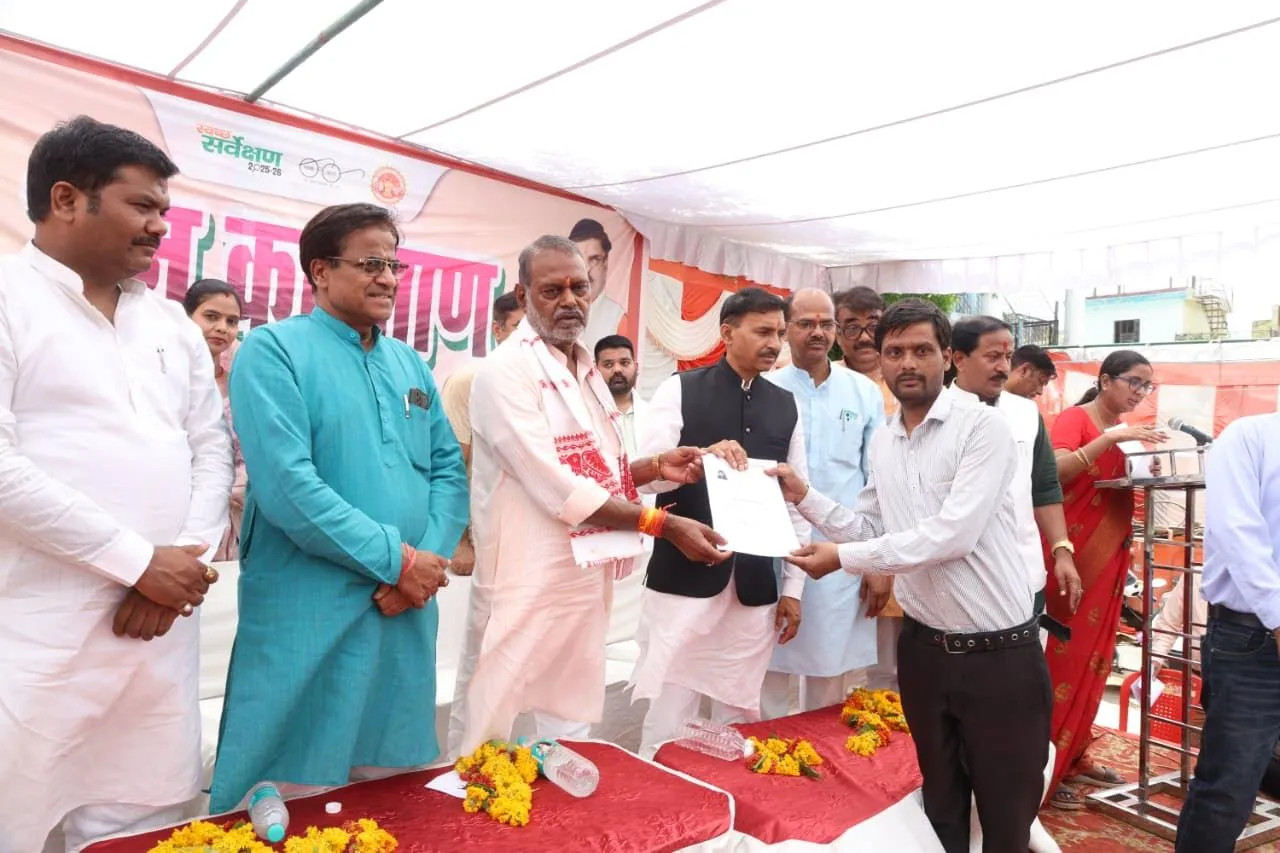 ढोली बुआ पुल के समीप लगे जनकल्याण शिविर में 1867 लोगों को मिला सीधा लाभ  मंत्री श्री कुशवाह के मुख्य आतिथ्य में हुआ शिविर का आयोजन
अंतिम छोर के व्यक्ति तक सरकार पहुँचा रही है मदद – मंत्री श्री कुशवाह
दक्षिण विधानसभा क्षेत्र में जोनवार भी लगाए जायेंगे शिविर